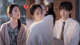 《After Rebirth, I Escaped the Paranoid CEO, But He Chased Me Madly and Became My Loyal Dog》