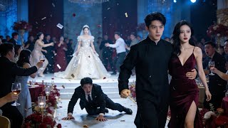 On My First Day Down the Mountain, A Goddess Dragged Me to Get Married—Then We Ruined the Banquet and Became the King of Dijing