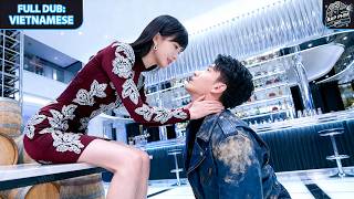 千億隱姓女縂裁救下廢柴小夥，竟發現他是我的頂頭上司