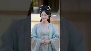 Transmigrated as a Poor Scholar, I Took the Court by Storm with Winemaking