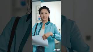 假麪之下，愛情之上