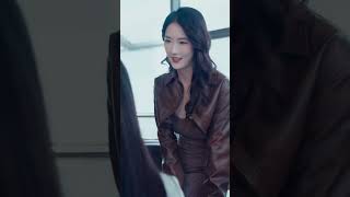 誤拆快遞，發現上司秘密